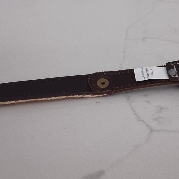NWOT Prana belt. Size M - Picture 5 of 6